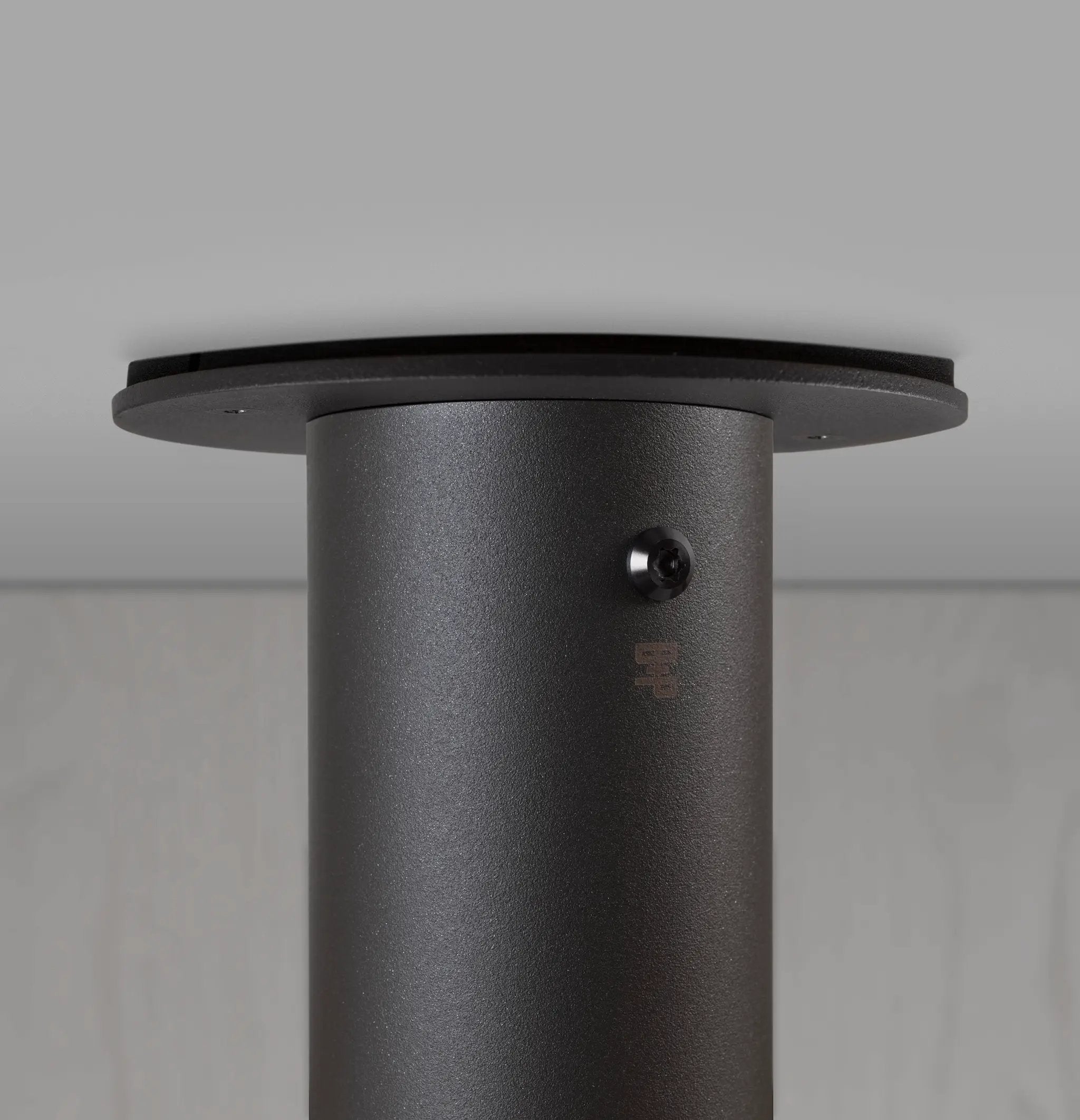 Graphite/Gun Metal Linear Light