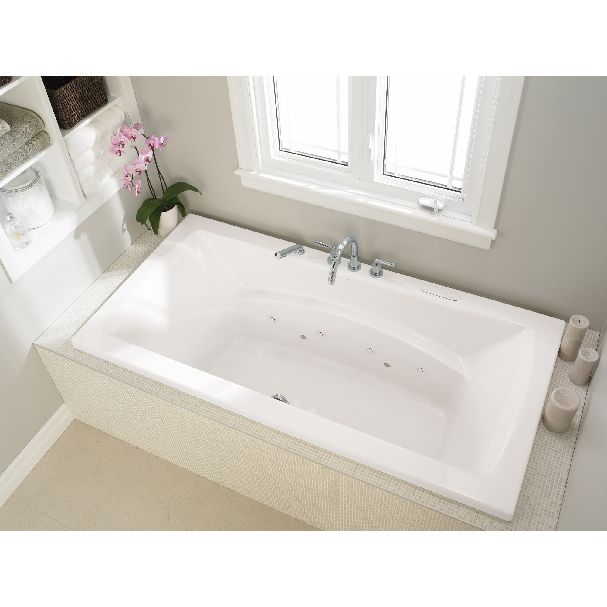 white bathtub