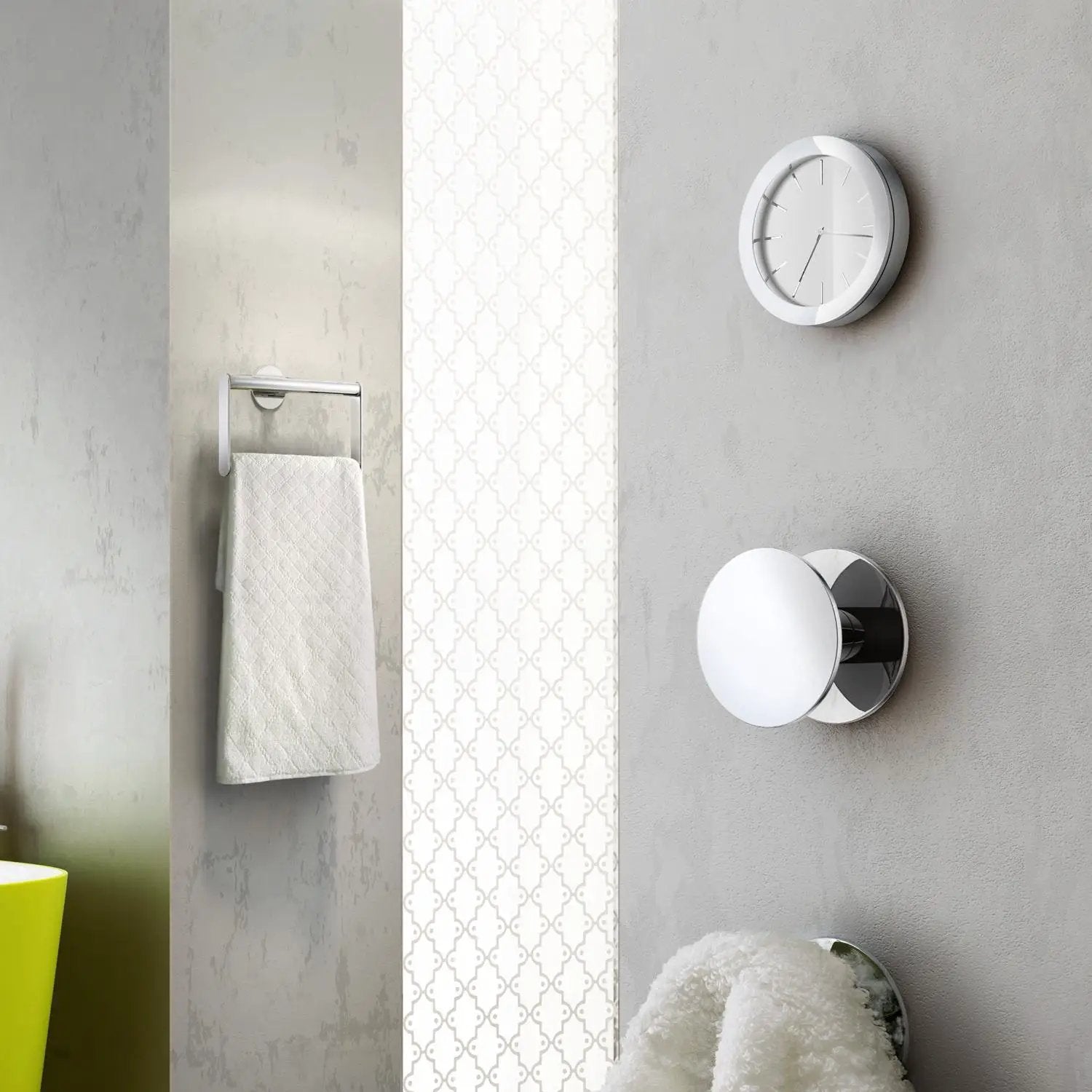 polished chrome/black clock