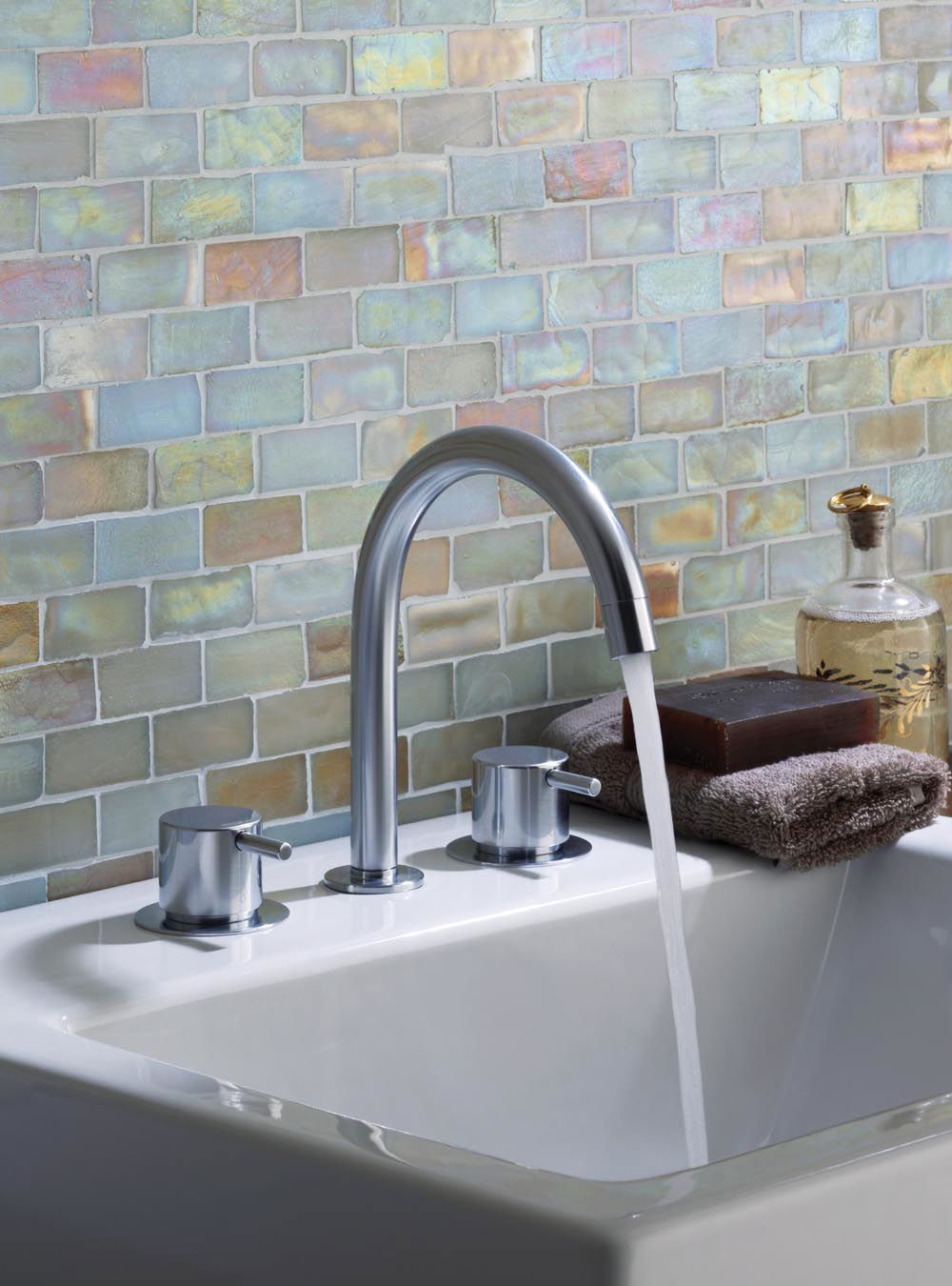 chrome basin faucet