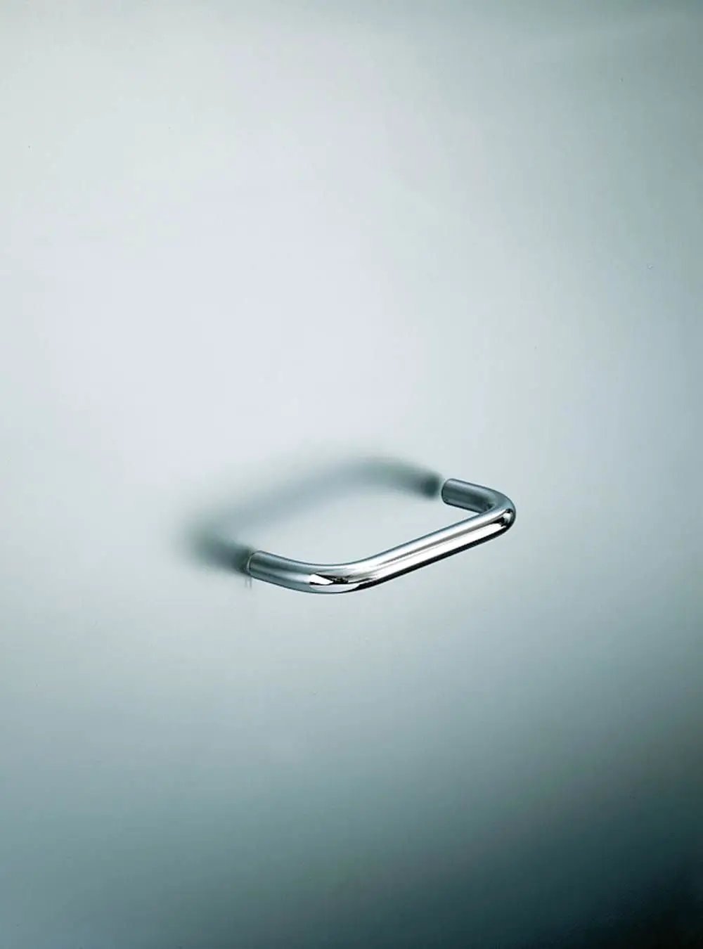 chrome pull handle