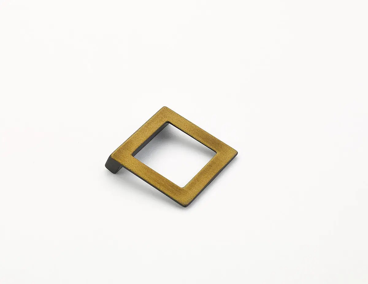Schaub Finestrino 32 Mm Center To Center Cabinet Pull by Schaub