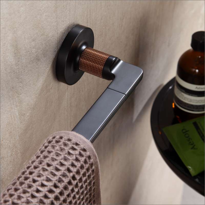 Chrome/matte pvd brushed towel Bar