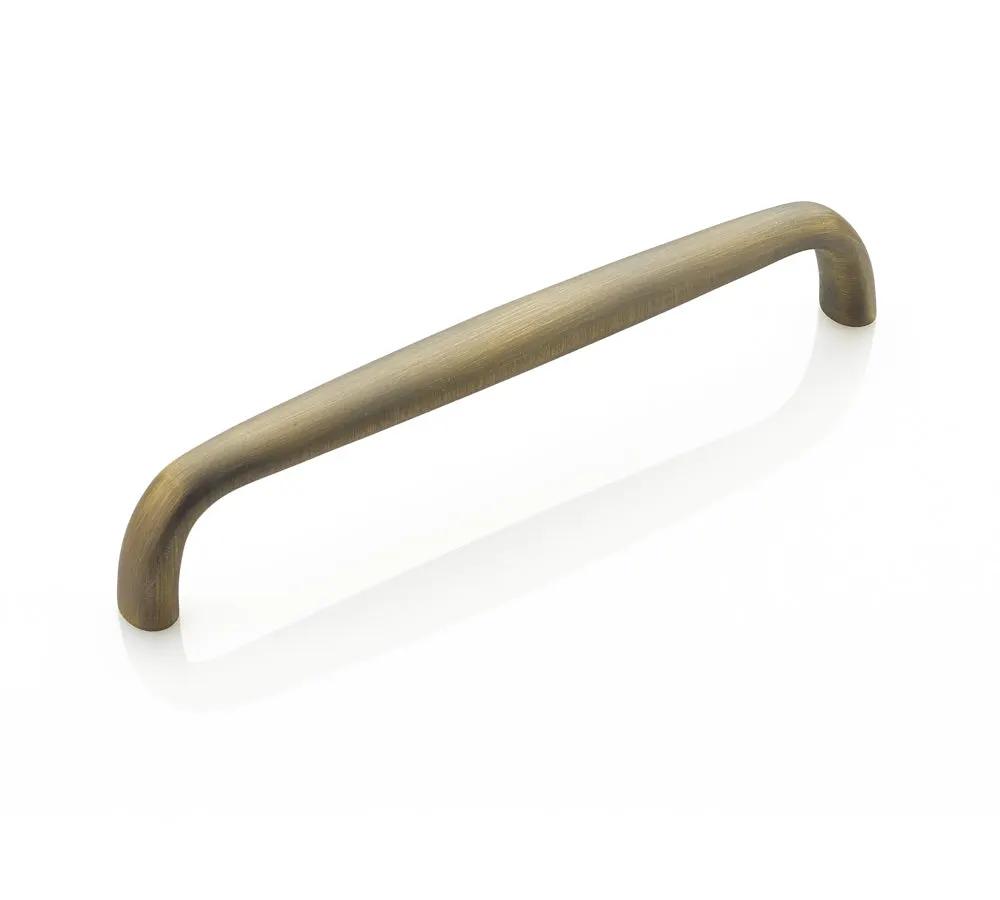 Schaub Traditional 6" Centre To Centre Cabinet Pull by Schaub