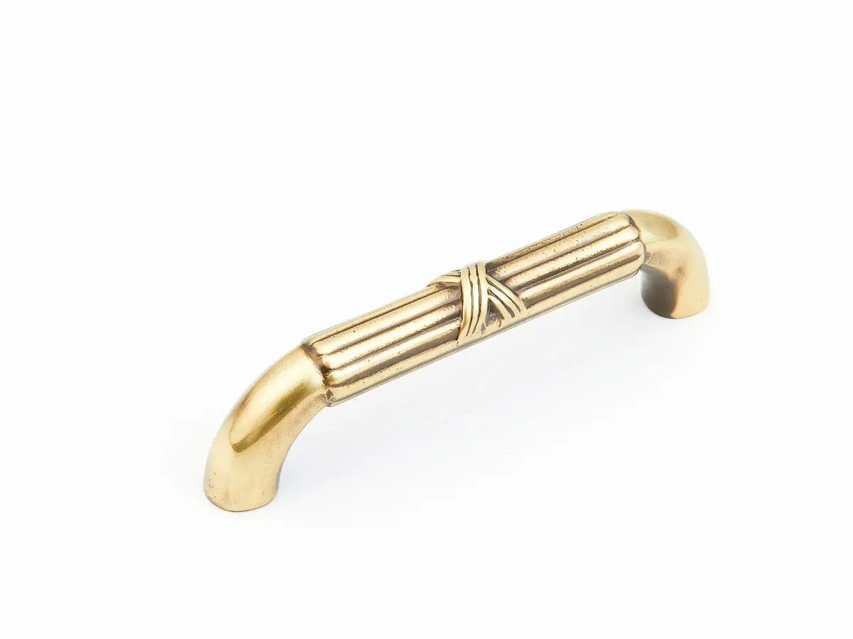 Schaub Versailles 96 Mm Centre To Centre Cabinet Pull by Schaub
