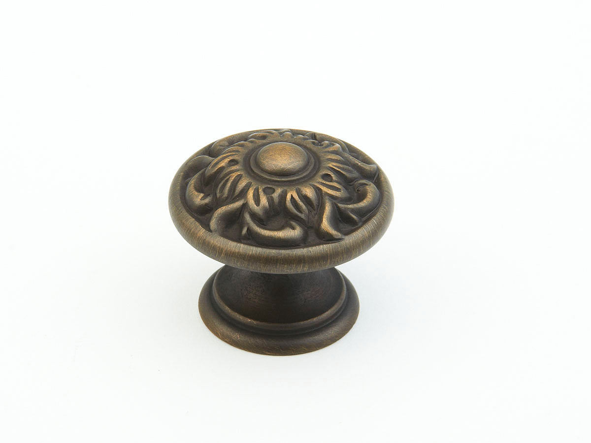 Schaub Corinthian 1-3/8" Dia Cabinet Knob