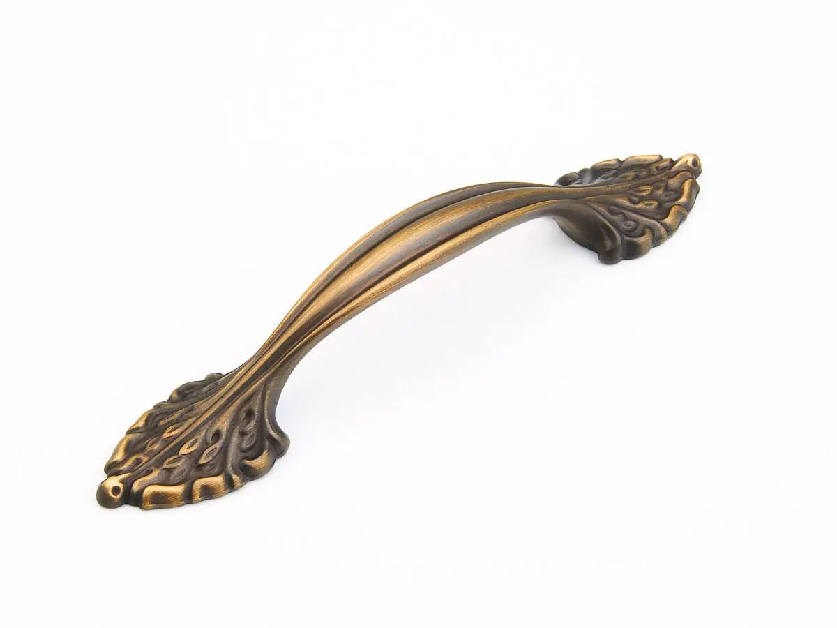 Schaub Corinthian 96 Mm Centre To Centre Cabinet Pull by Schaub