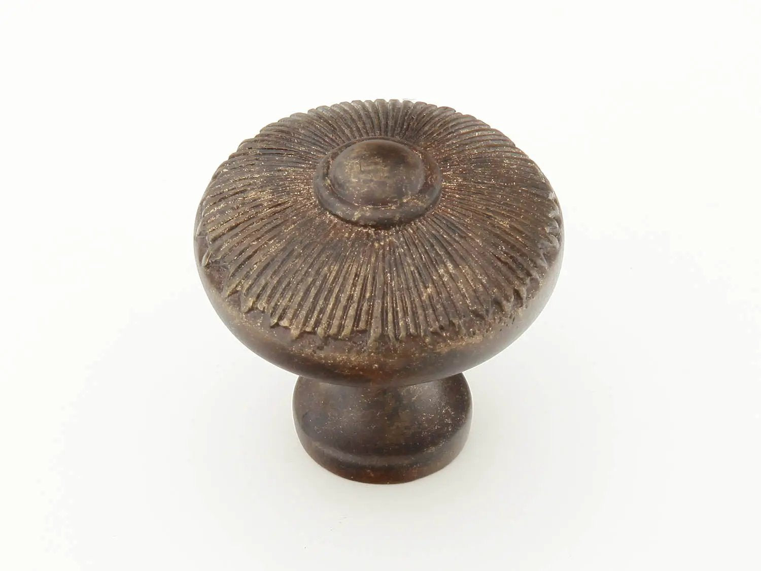 highlighted bronze cabinet knob