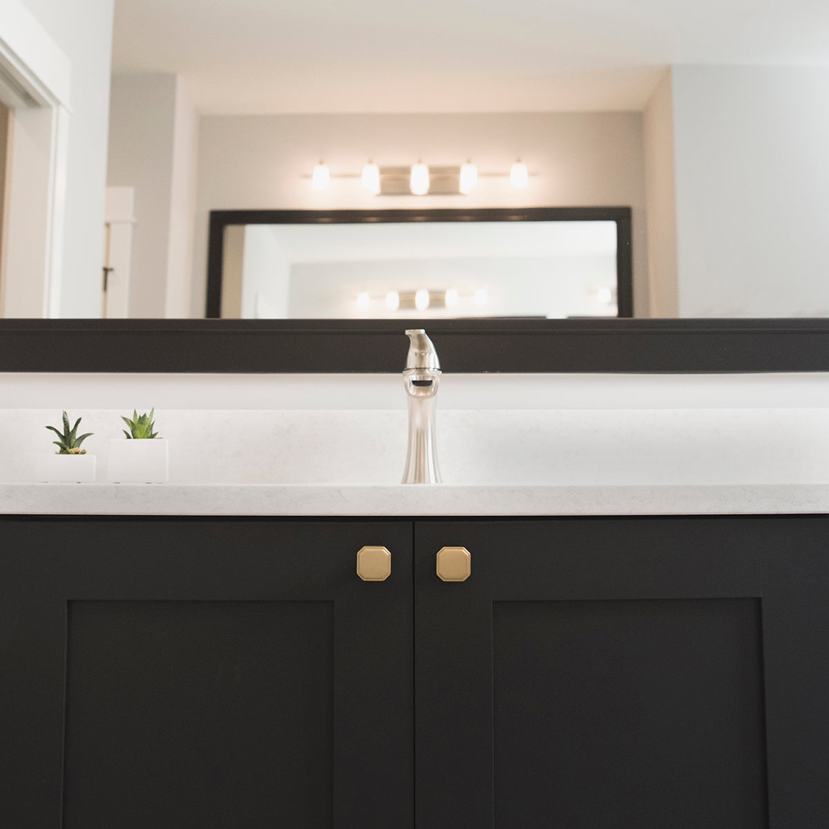 brushed golden brass knob