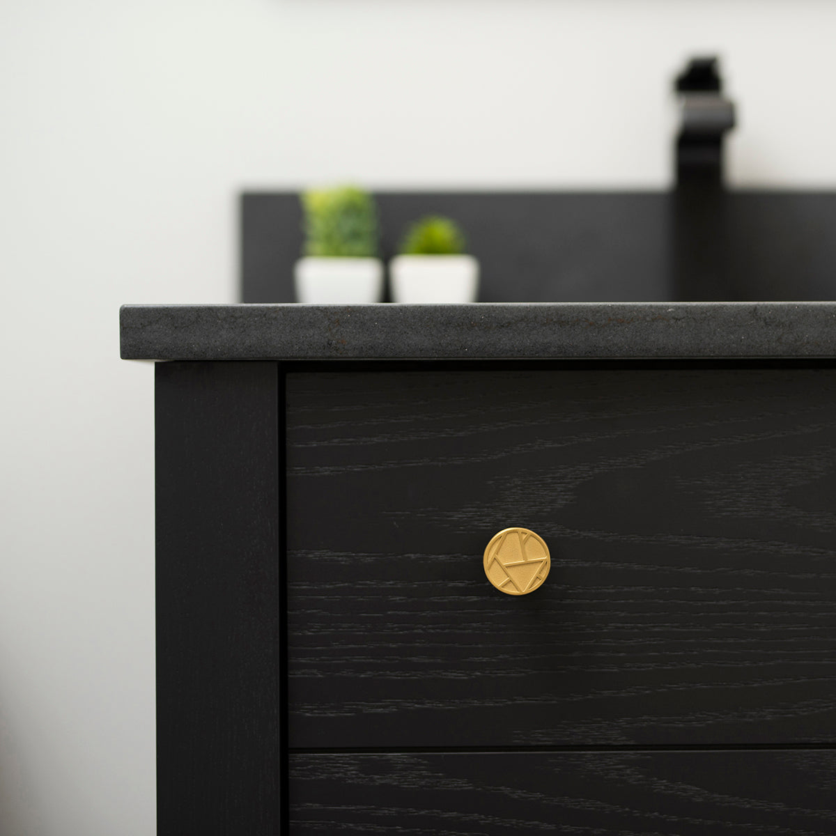 brushed golden brass knob