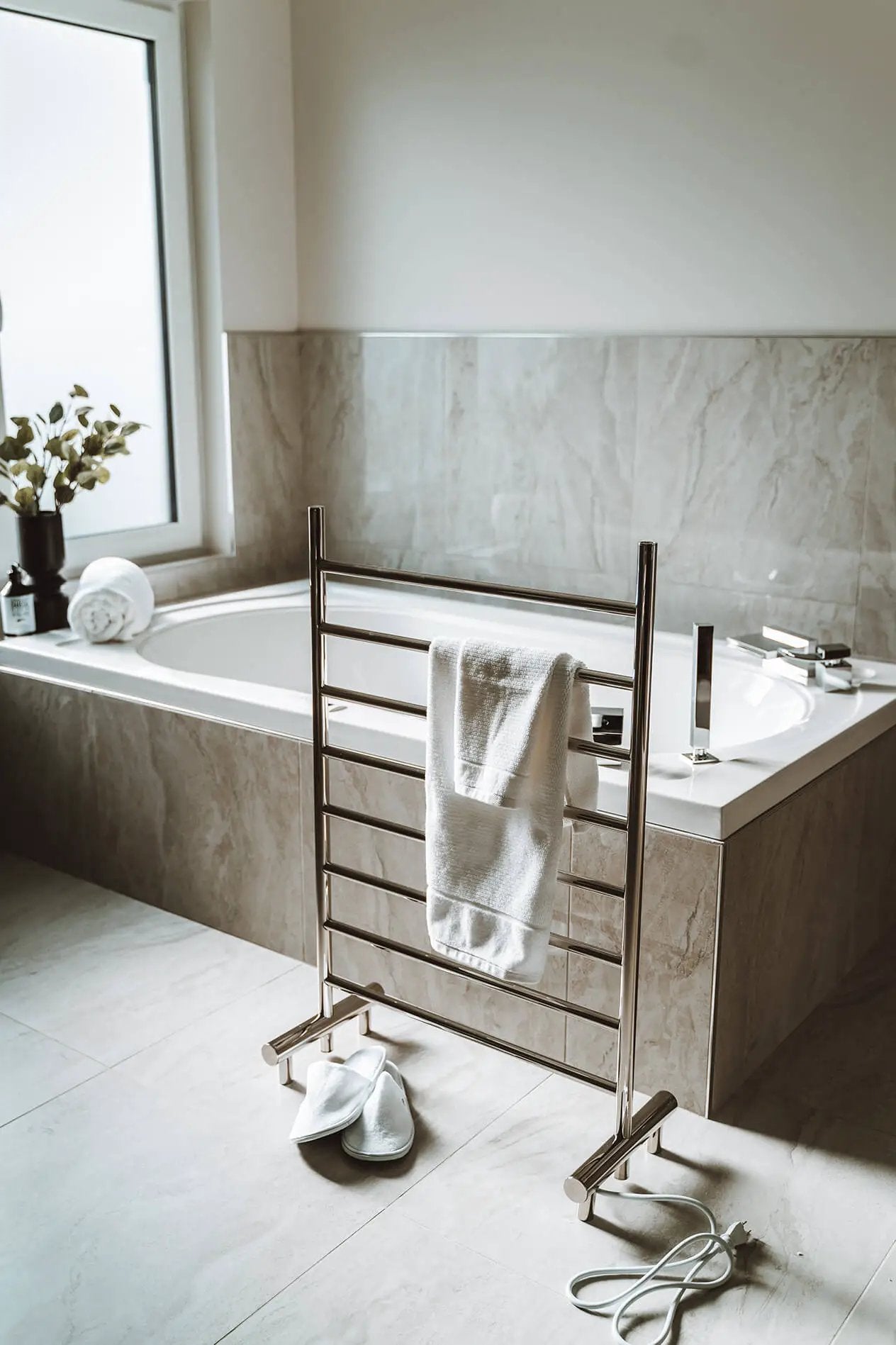 Chrome towel warmer