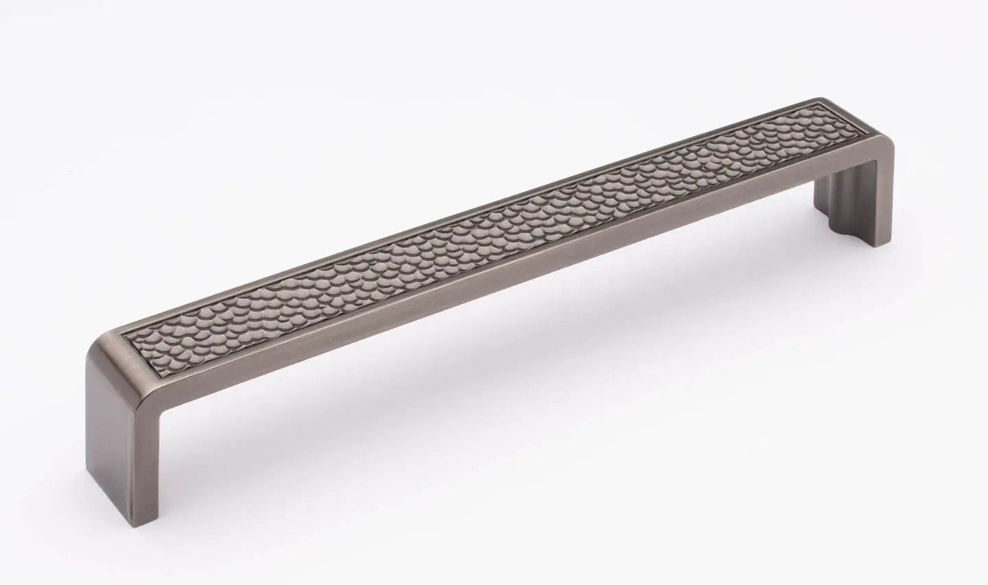 Sietto Hammered 8" Pull by Sietto
