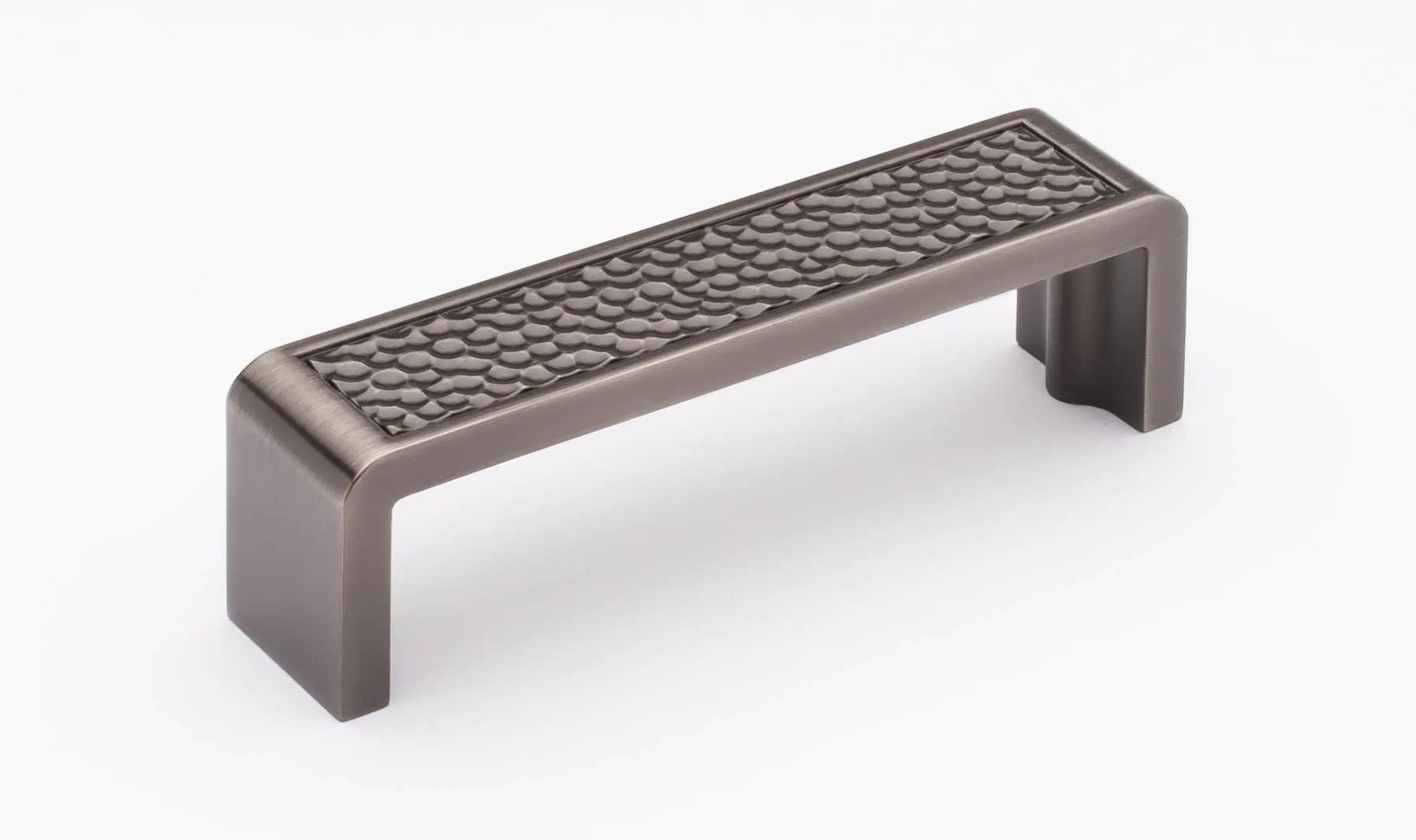 Sietto Hammered 4" Pull by Sietto