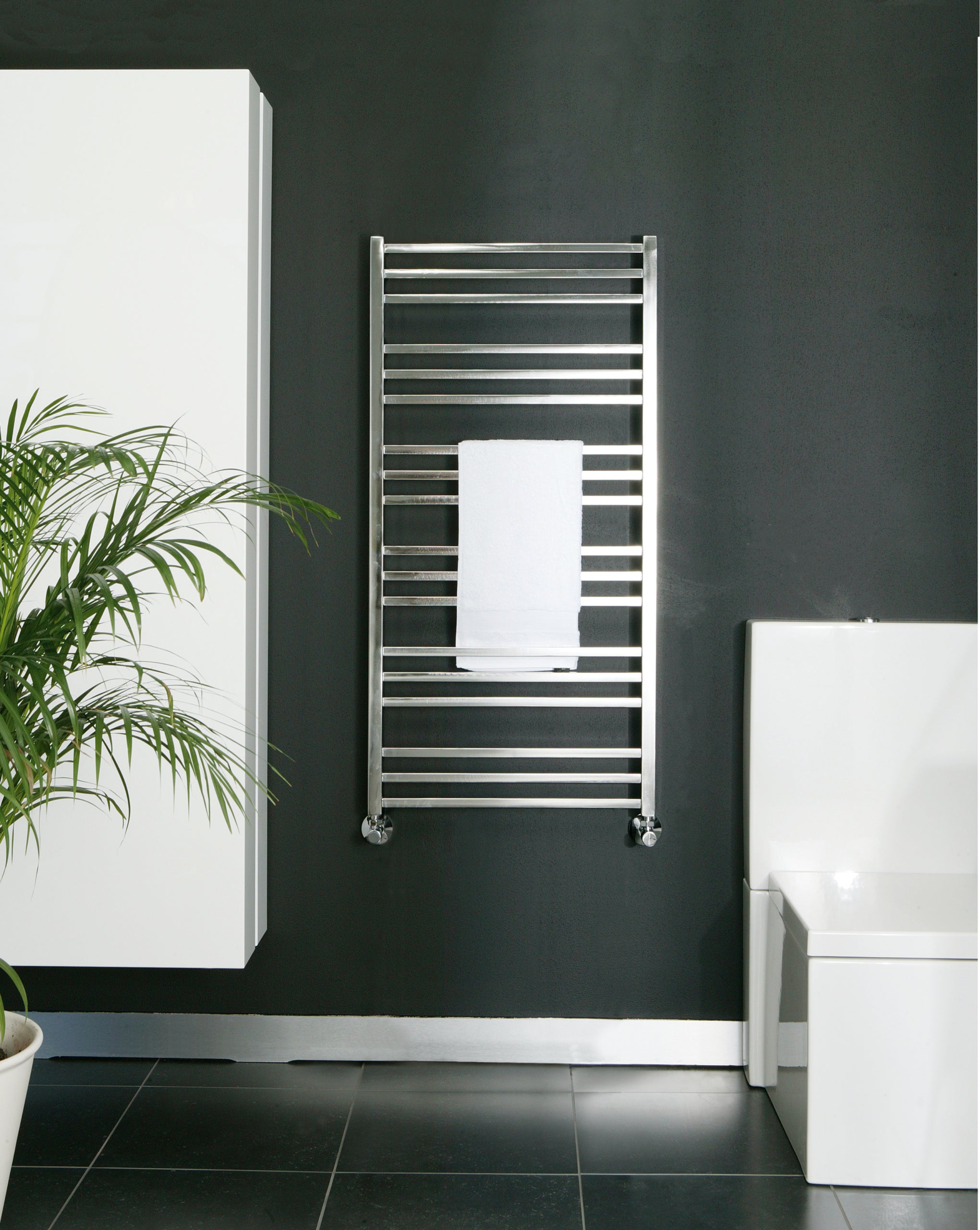 Chrome towel warmer
