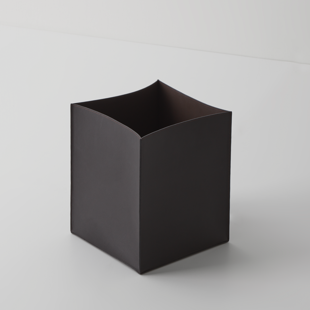 black/brown paper bin without cover