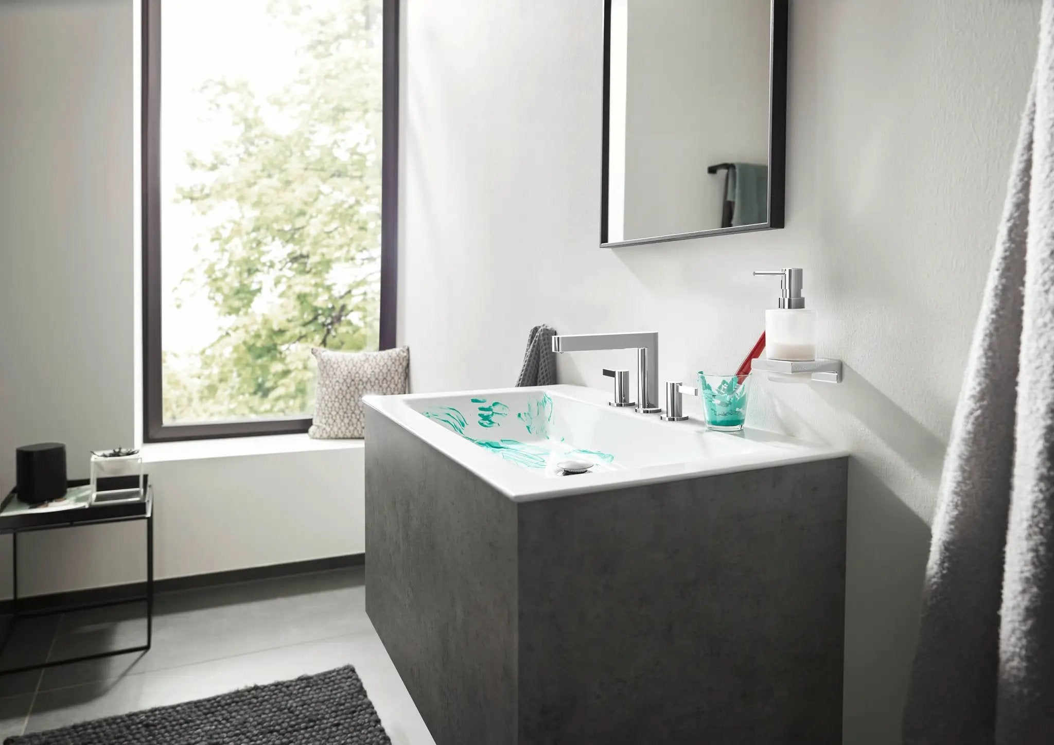 chrome bathroom faucet