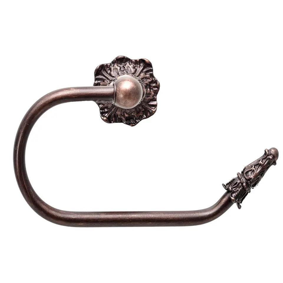 Carpe Diem Acanthus Swing Tissue Smooth Ring Right Renaissance Style by Carpe Diem