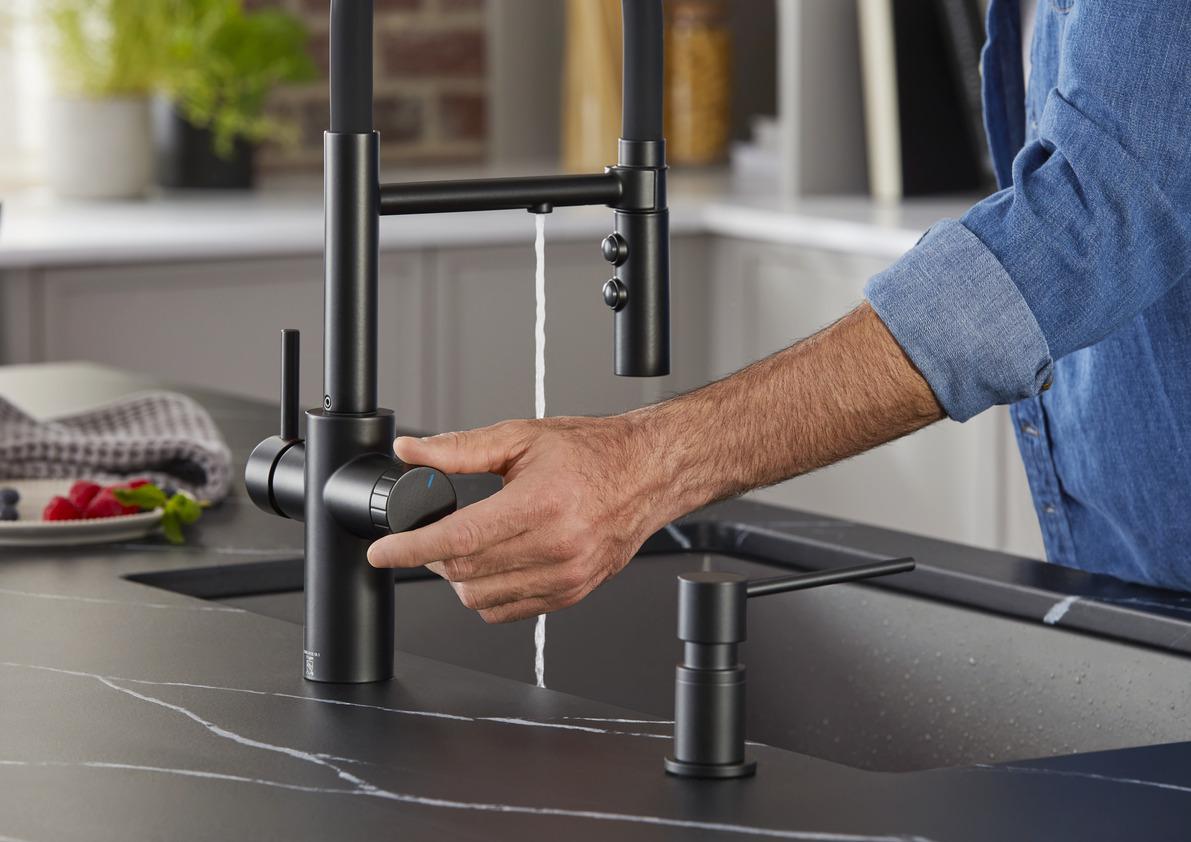 matte black faucet