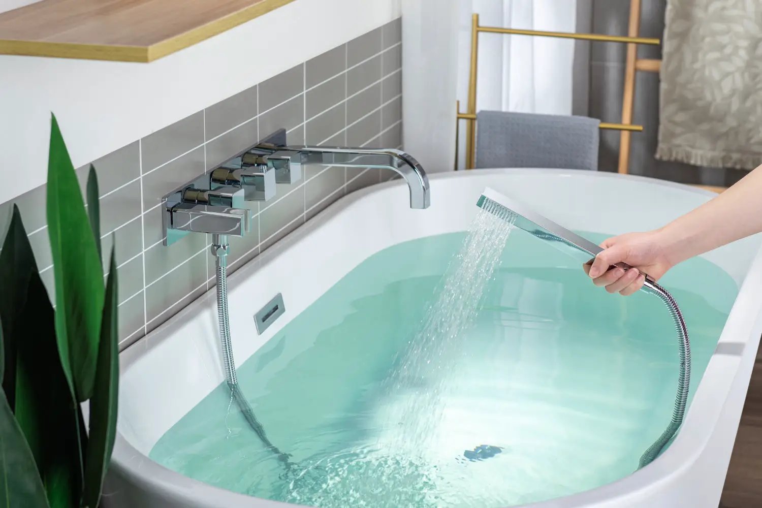 chrome tub filler
