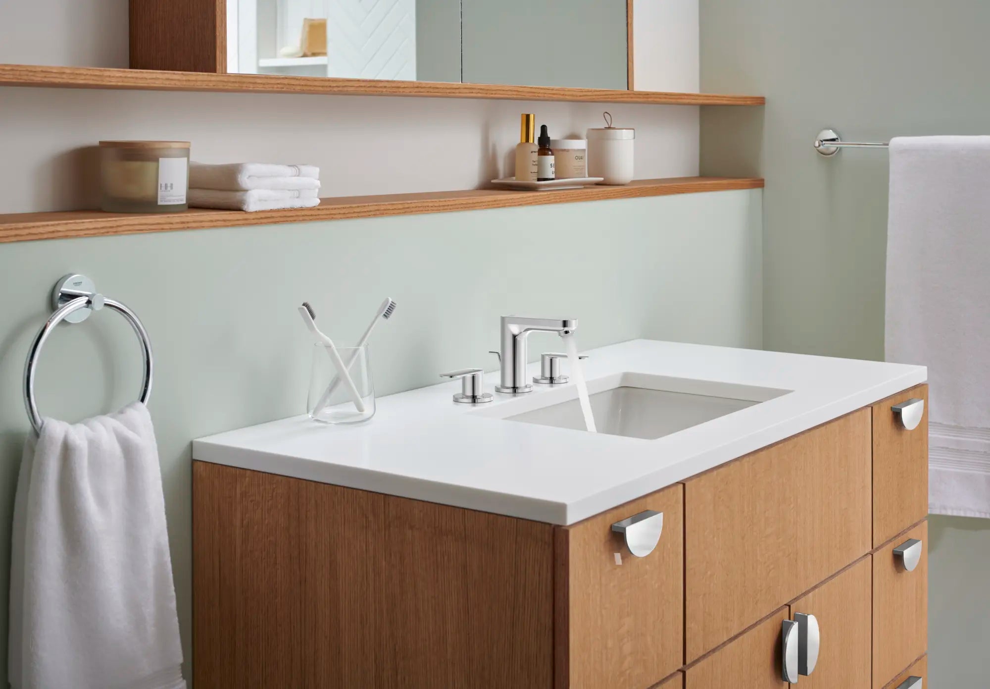 chrome bathroom faucet