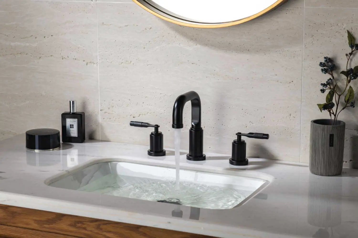 matte black bathroom faucet