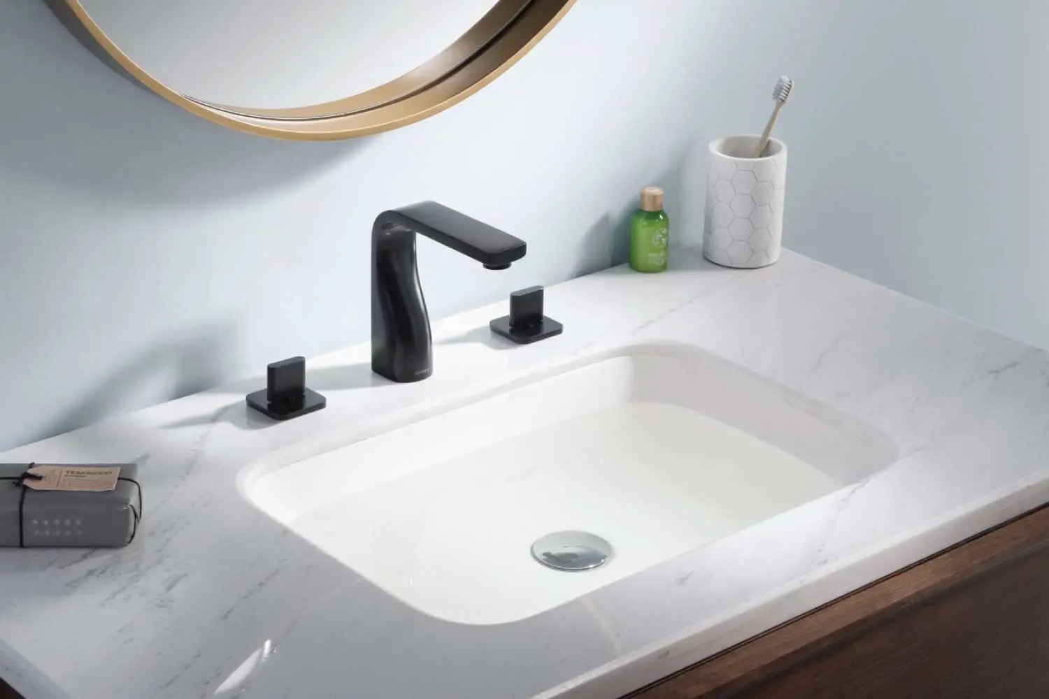 matte black bathroom faucet