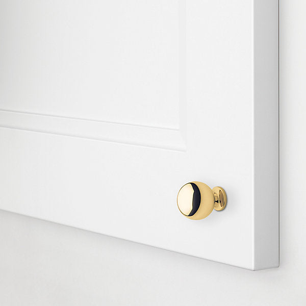 lacquered polished brass knob