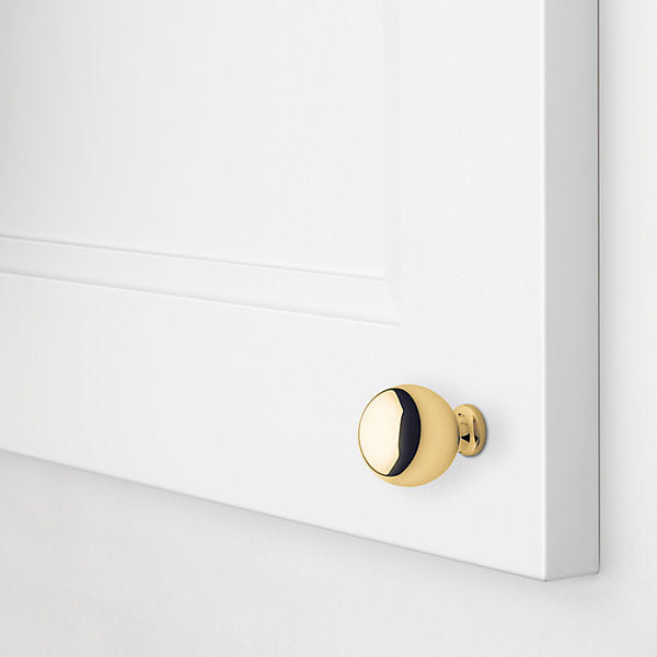 lacquered polished brass knob