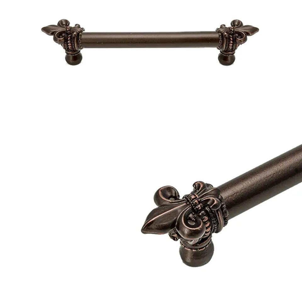 Carpe Diem Charlemagne Large Fleur De Lys Appliance/Long Pull - 5/8" Smooth Bar by Carpe Diem