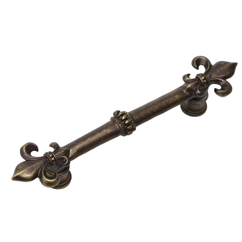 Carpe Diem Charlemagne Pull with Large Fleur De Lys by Carpe Diem