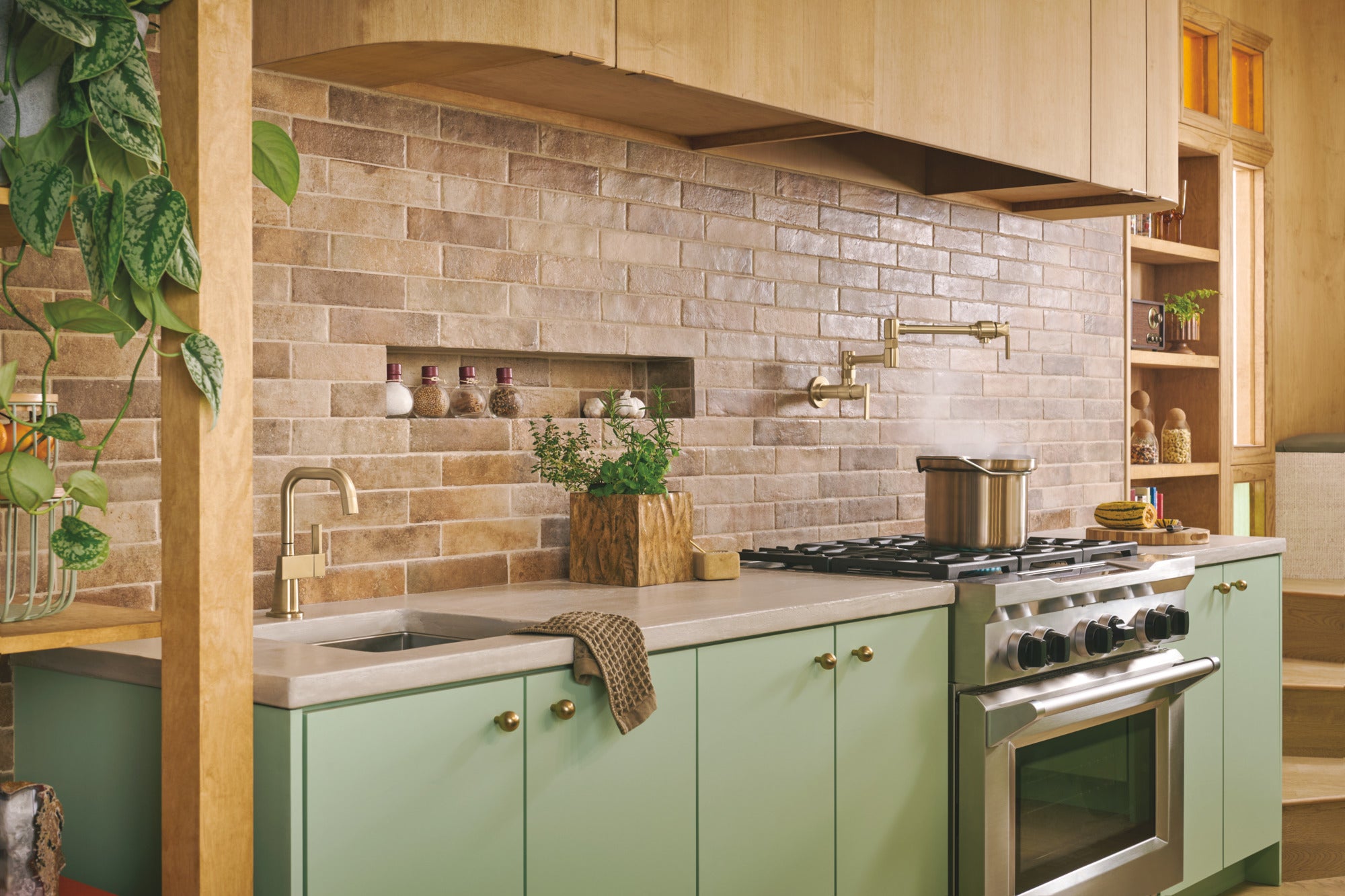 luxe gold pot filler