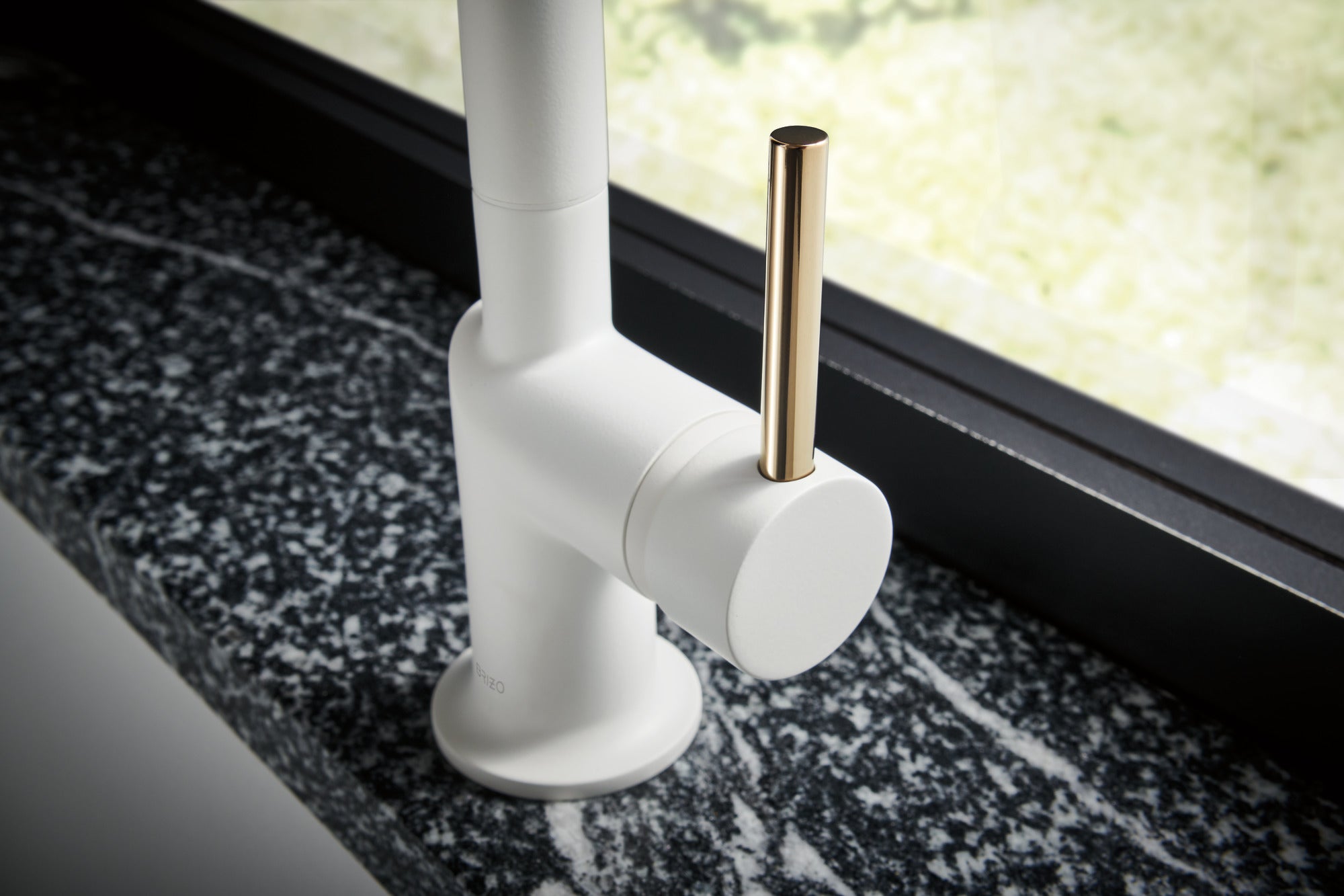matte white pull-down faucet
