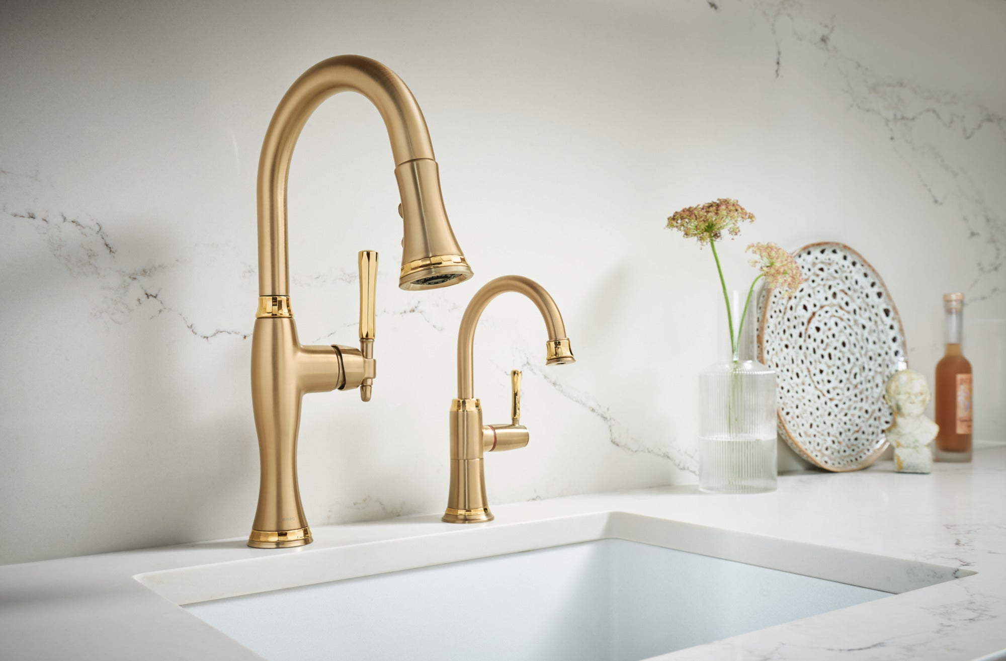 luxe gold / polished gold hot faucet