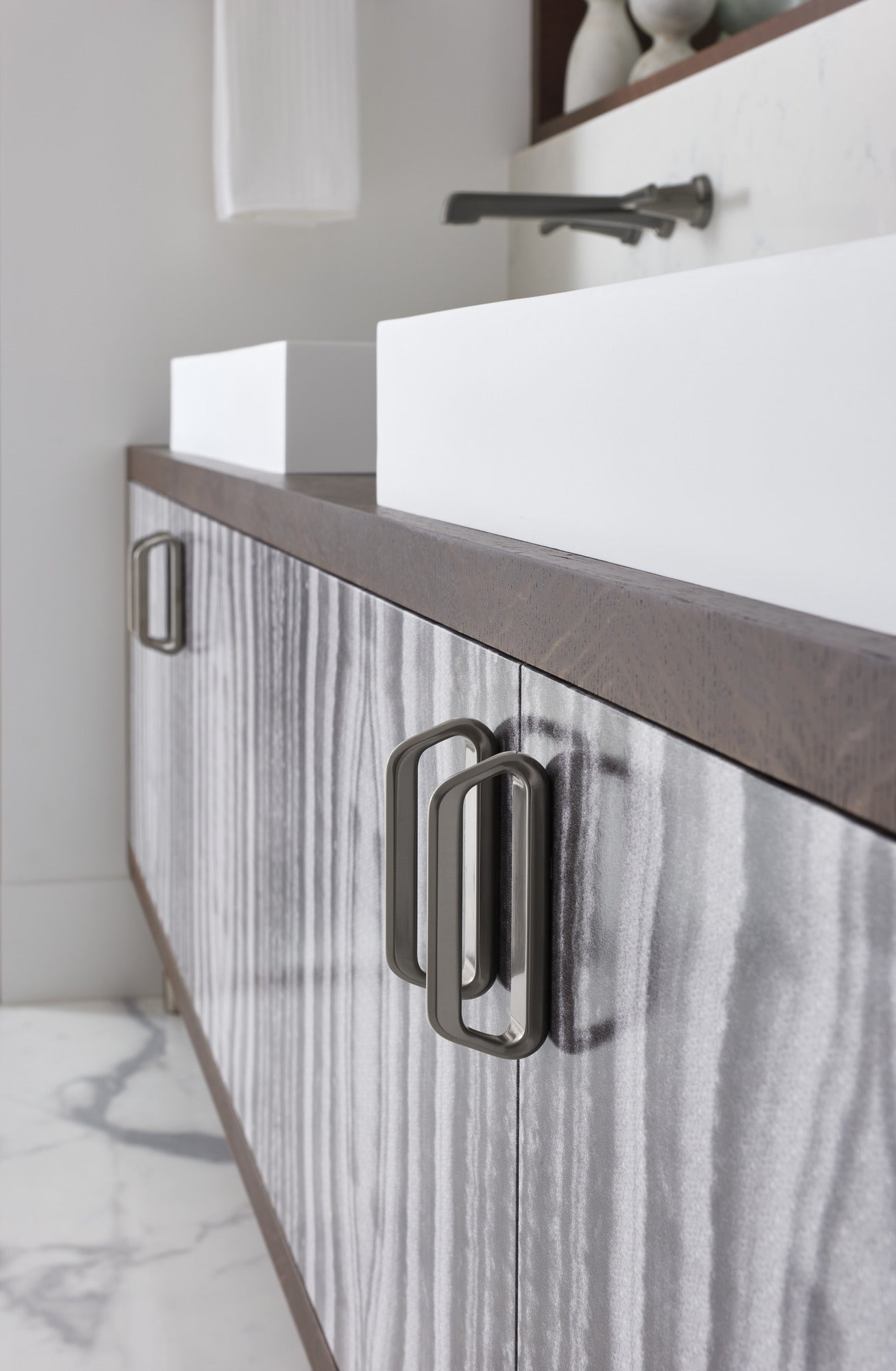 luxe steel drawer pull