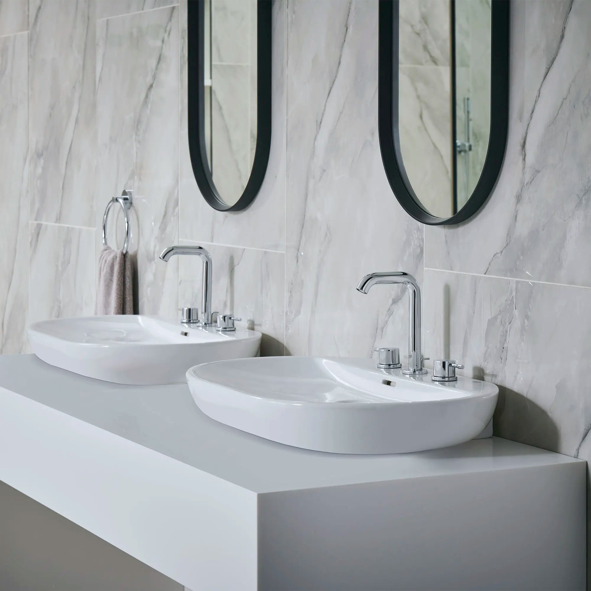 chrome bathroom faucet