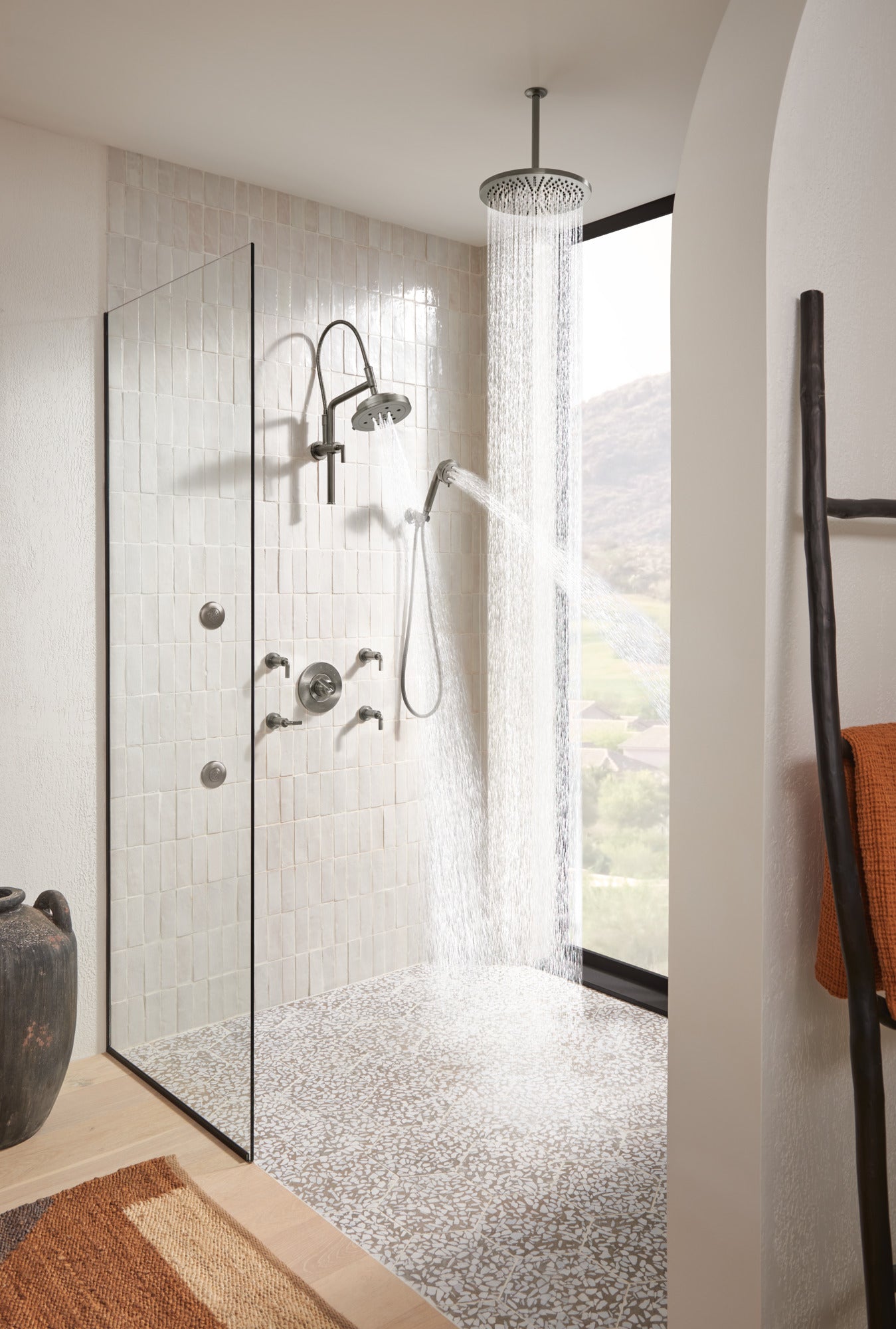 luxe steel shower head