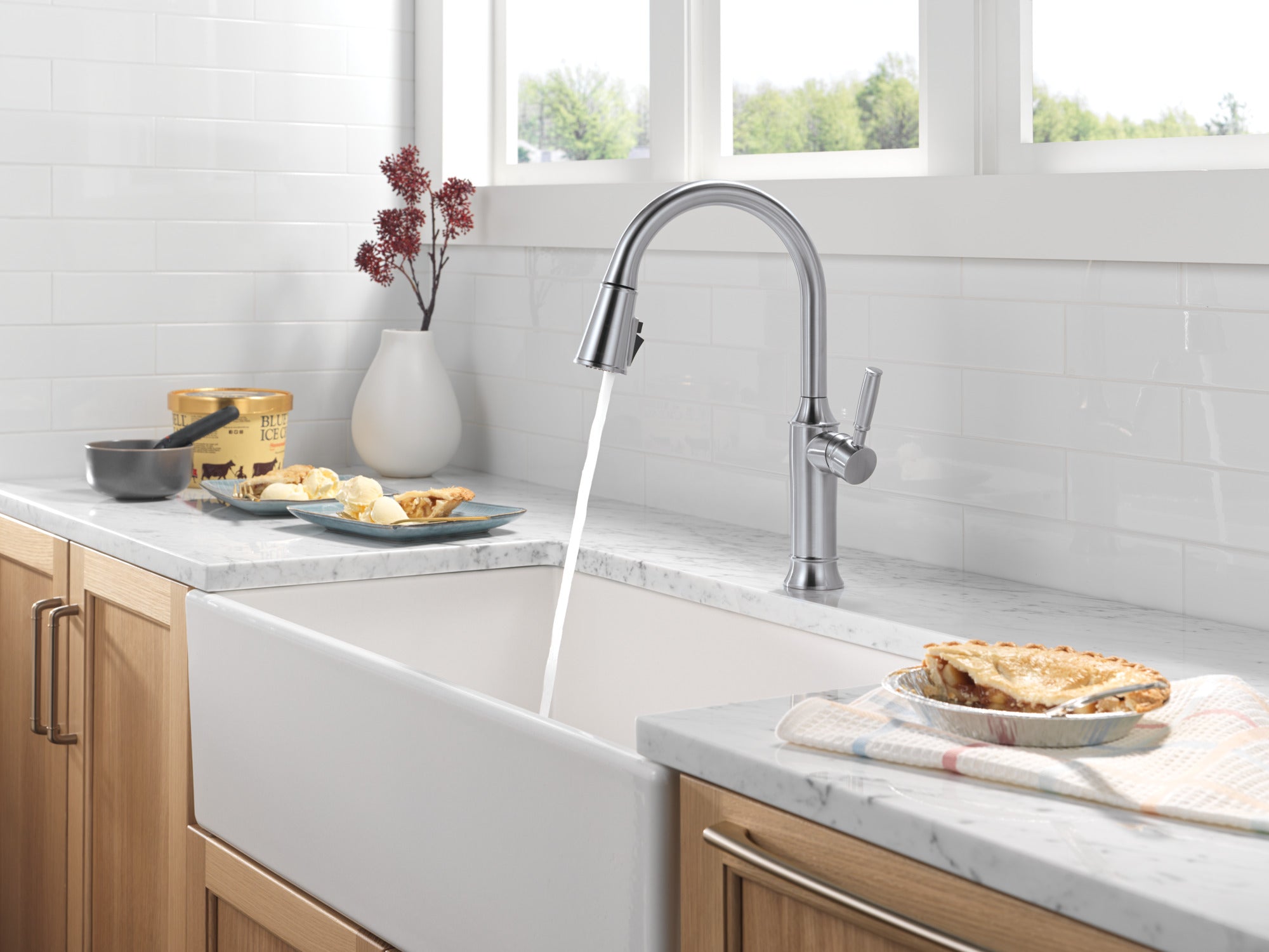 lumicoat arctic stainless kitchen faucet