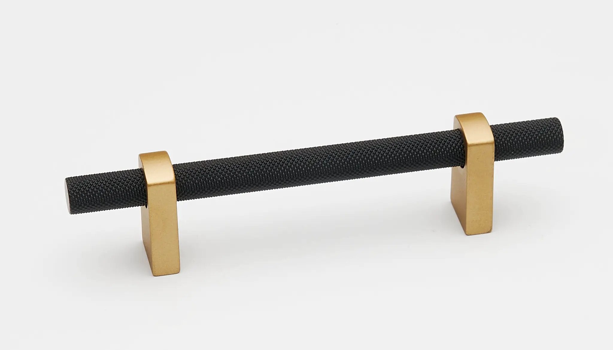 Alno Vita Bella 4" Pull Knurled Bar by Alno