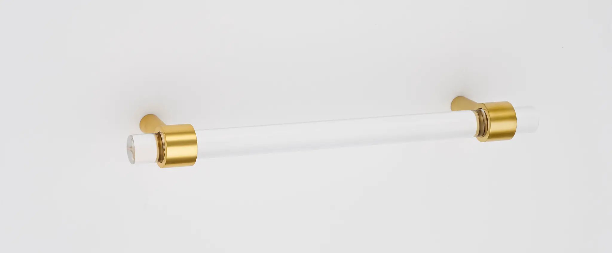 Alno Contemporary Acrylic 6" Pull by Alno