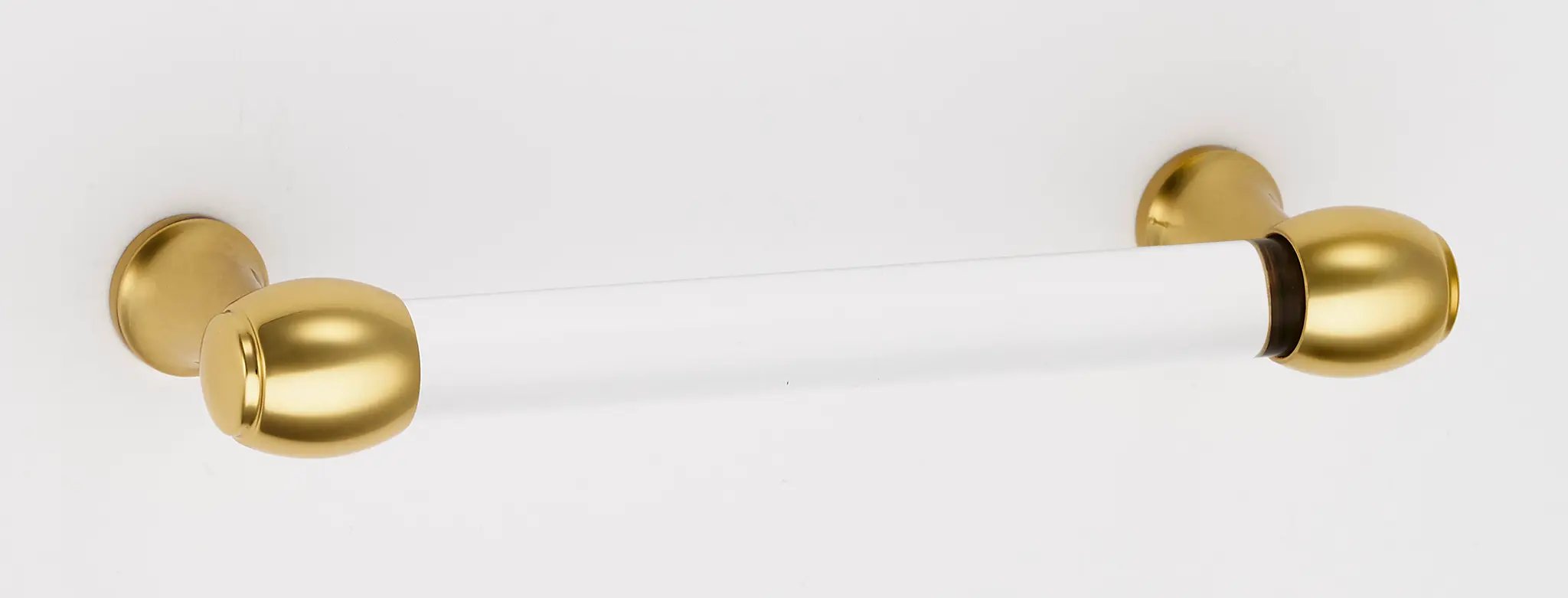 Alno Royale Acrylic 3 1/2" Pull by Alno