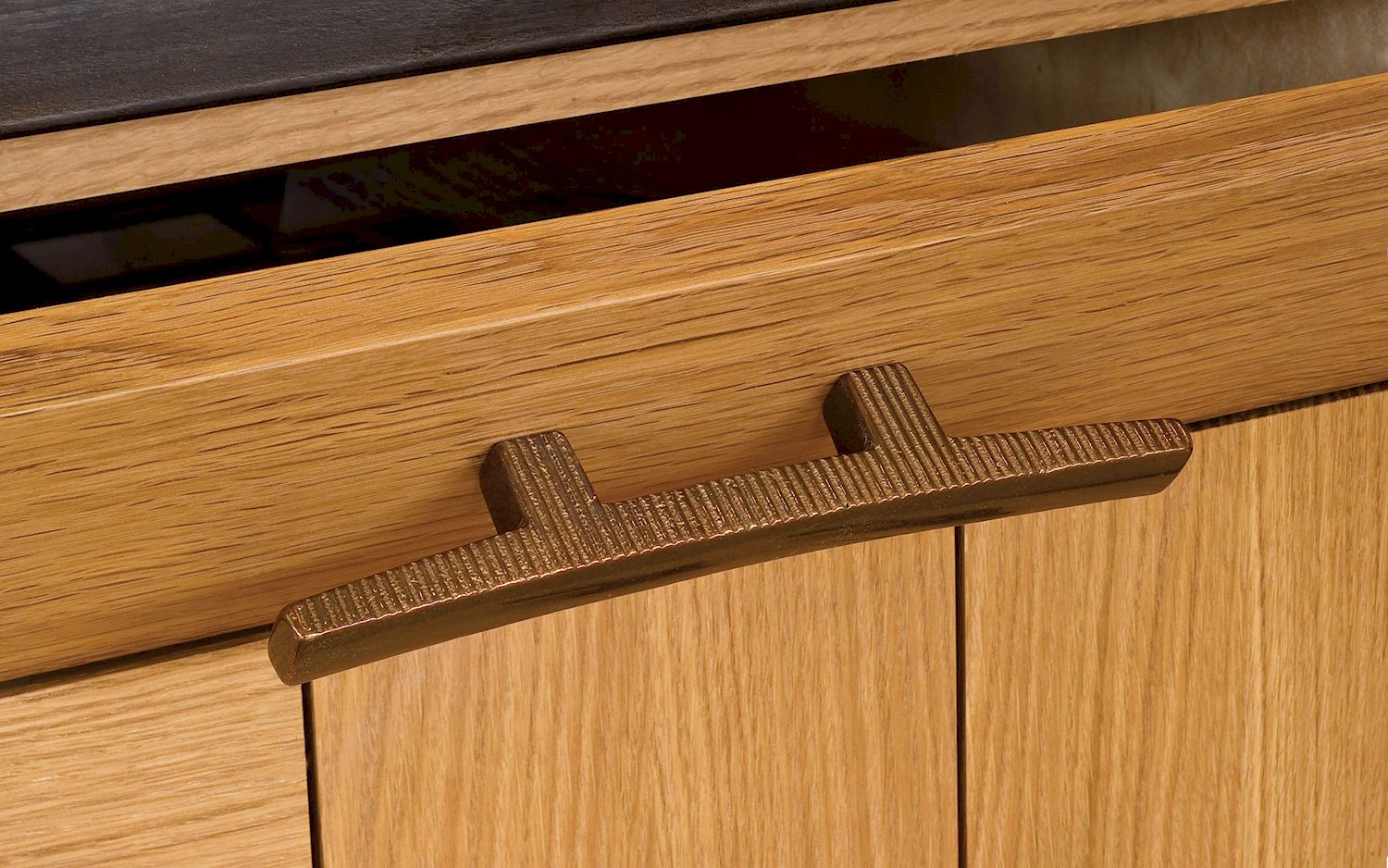 bronze medium cabinet pull