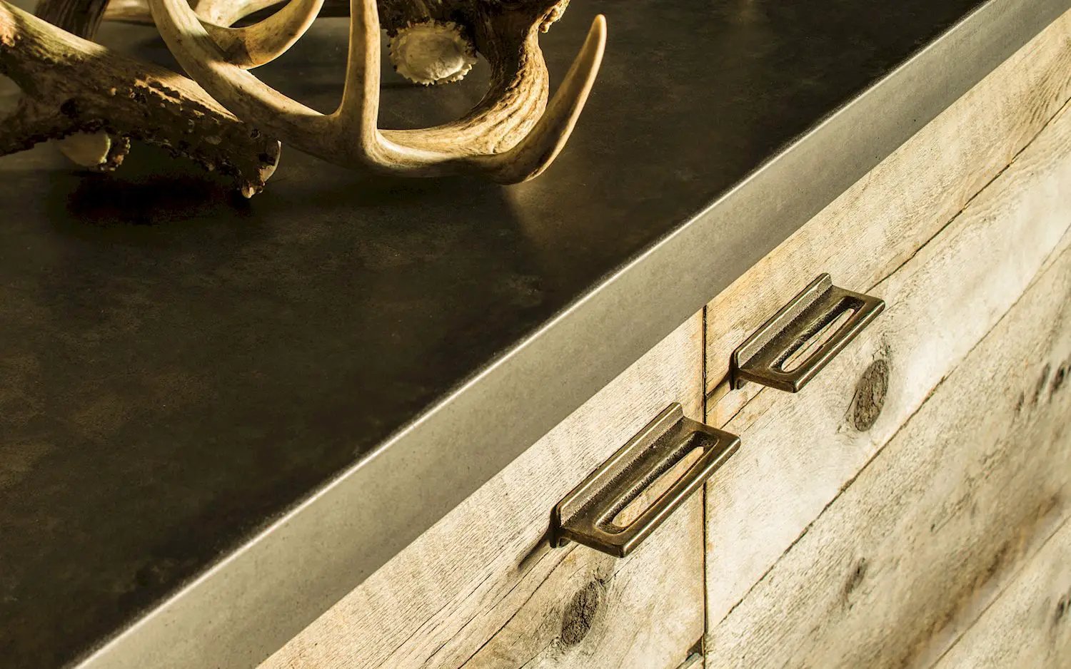 bronze medium cabinet pull