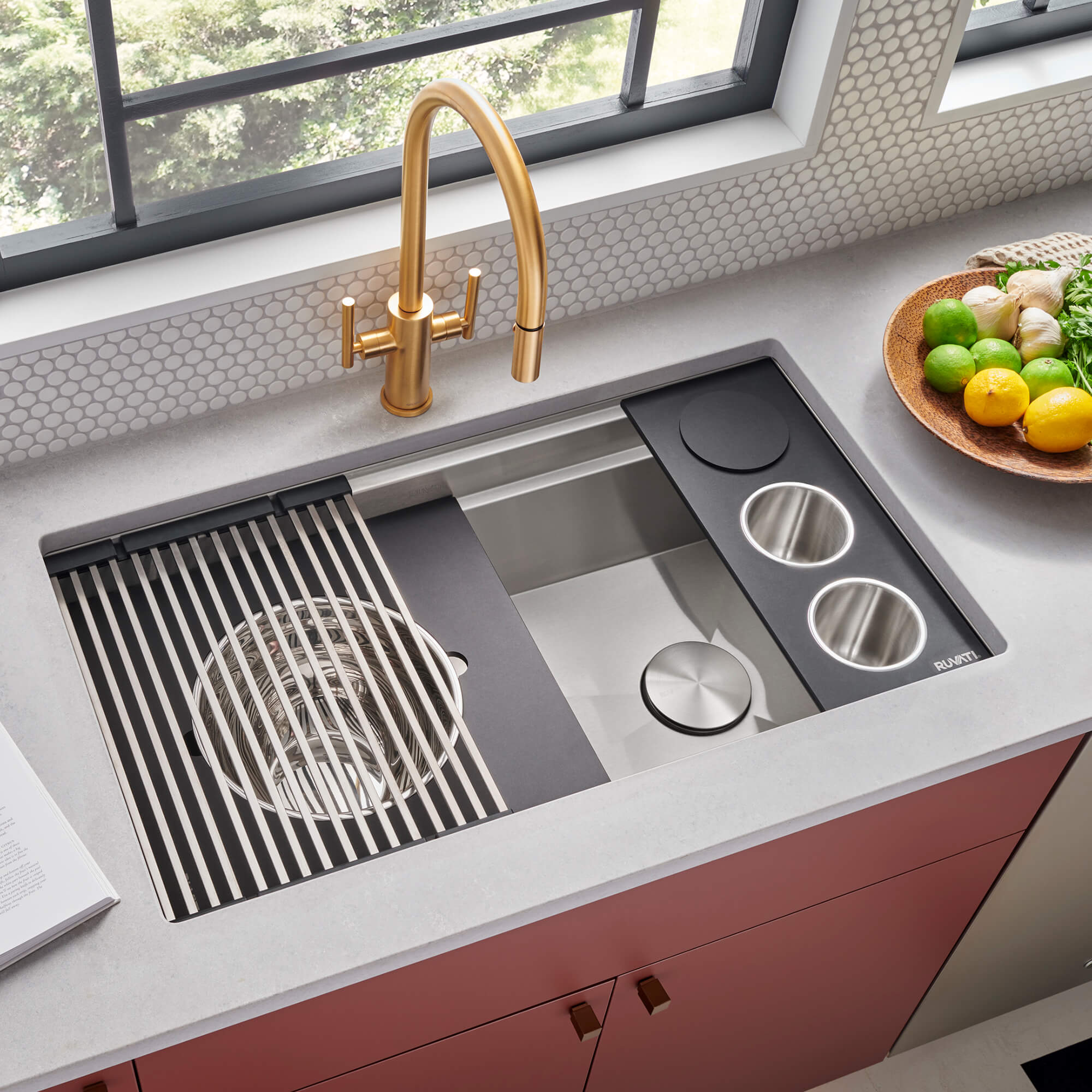 stainless steel kitchen sink