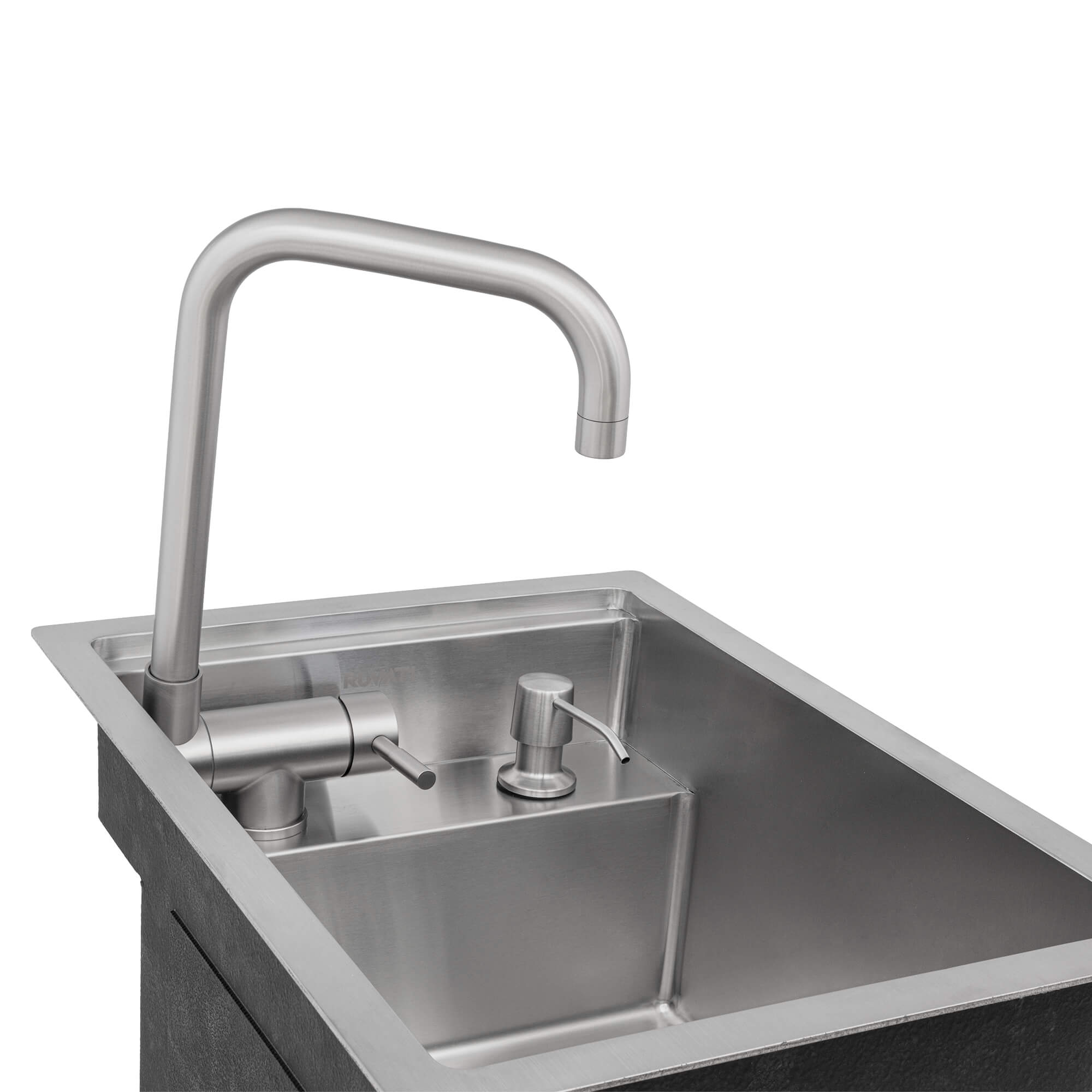 stainless steel kitchen sink