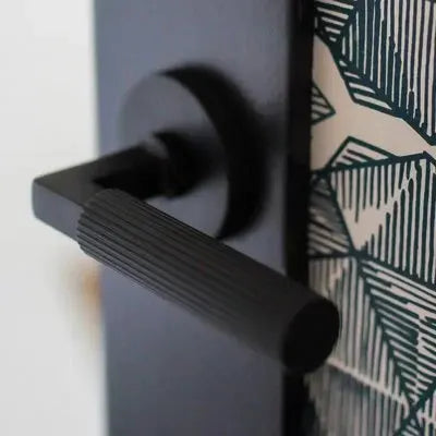 flat black lever