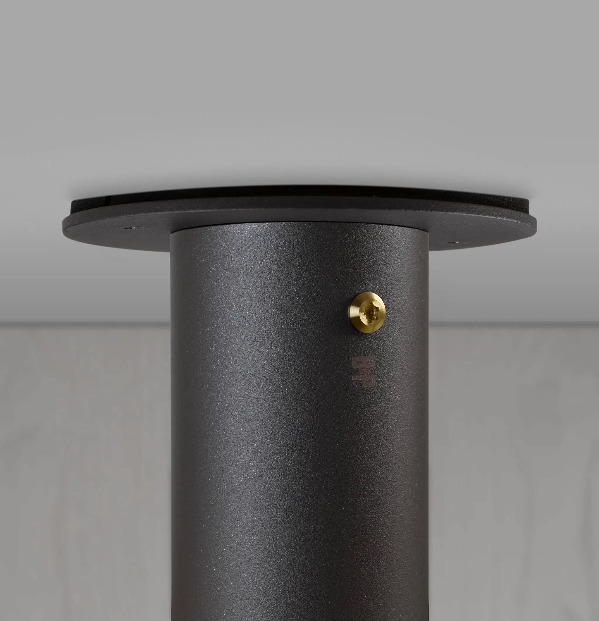 Graphite/Brass Linear Light