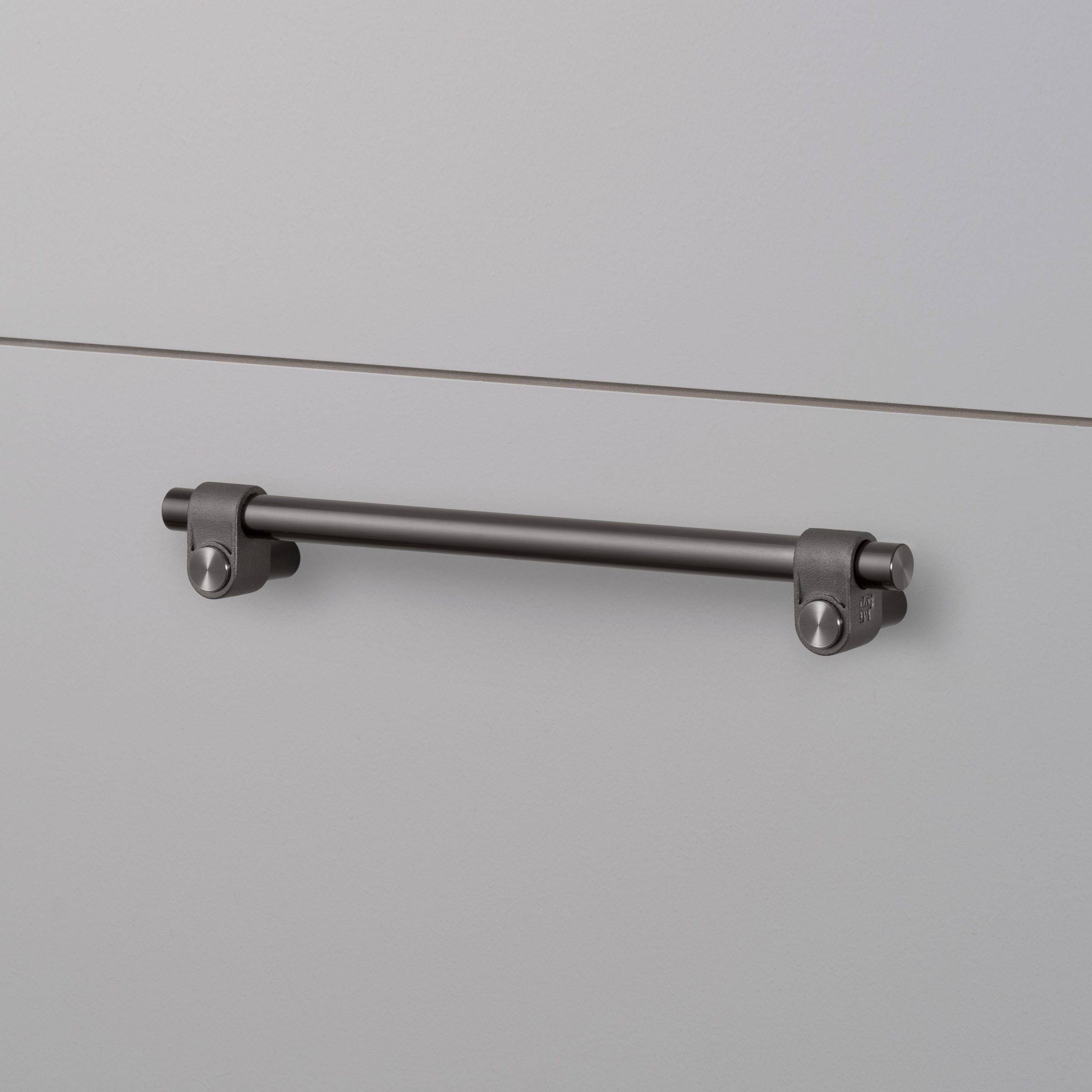 Buster + Punch Medium Cast Pull Bar