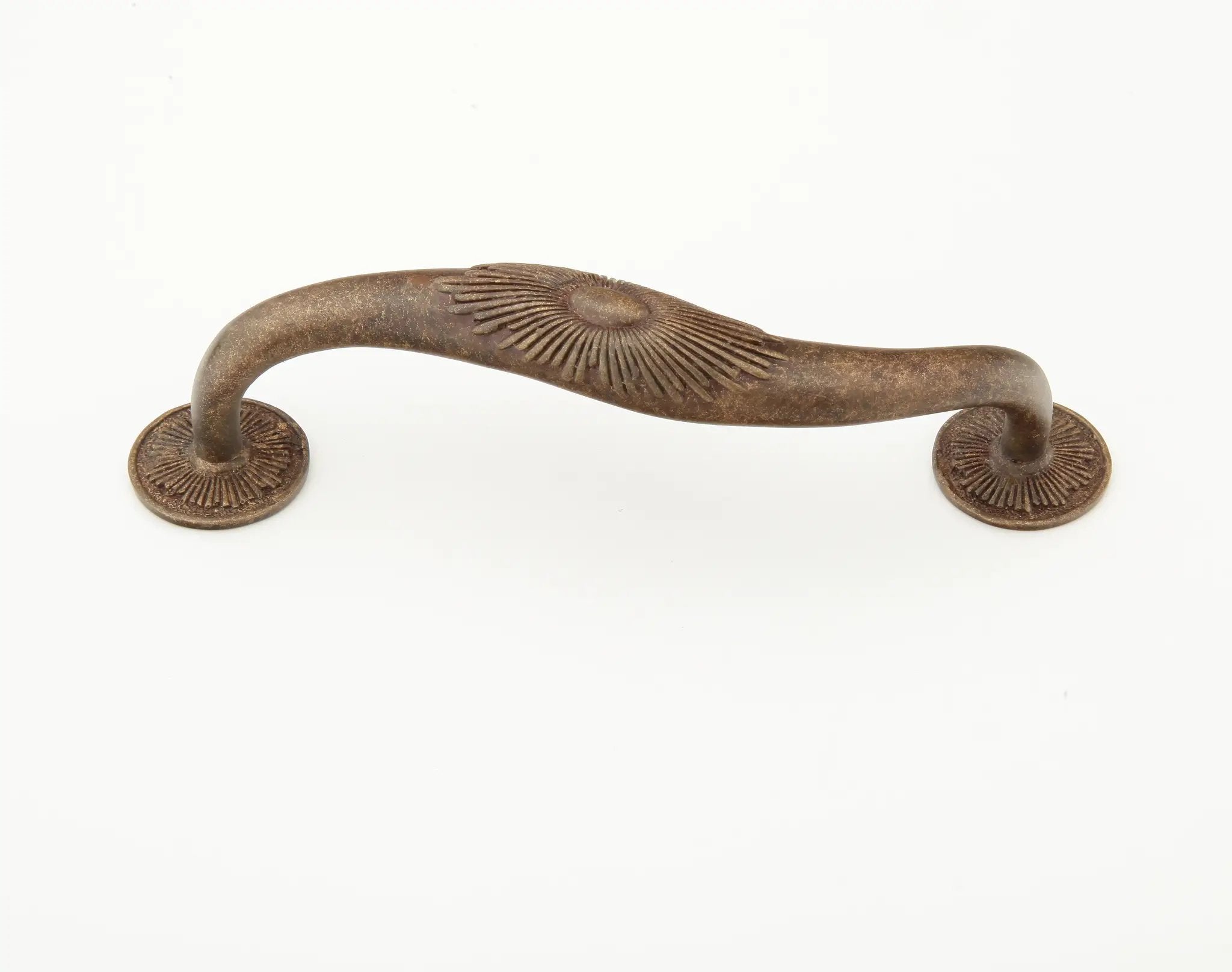 highlighted bronze cabinet pull